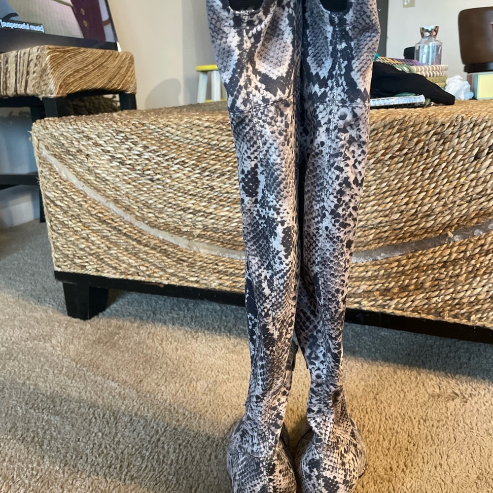 Marc Fisher Womens Luley Black-Ivory Over-The-Knee Boots - Picture 3 of 5